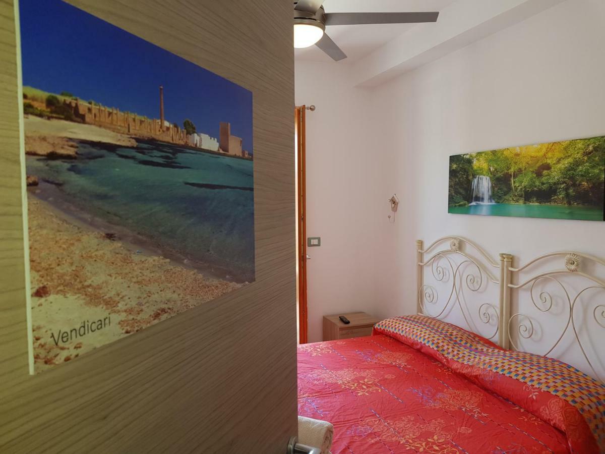 La Pietra Di Noto Hotel Luaran gambar